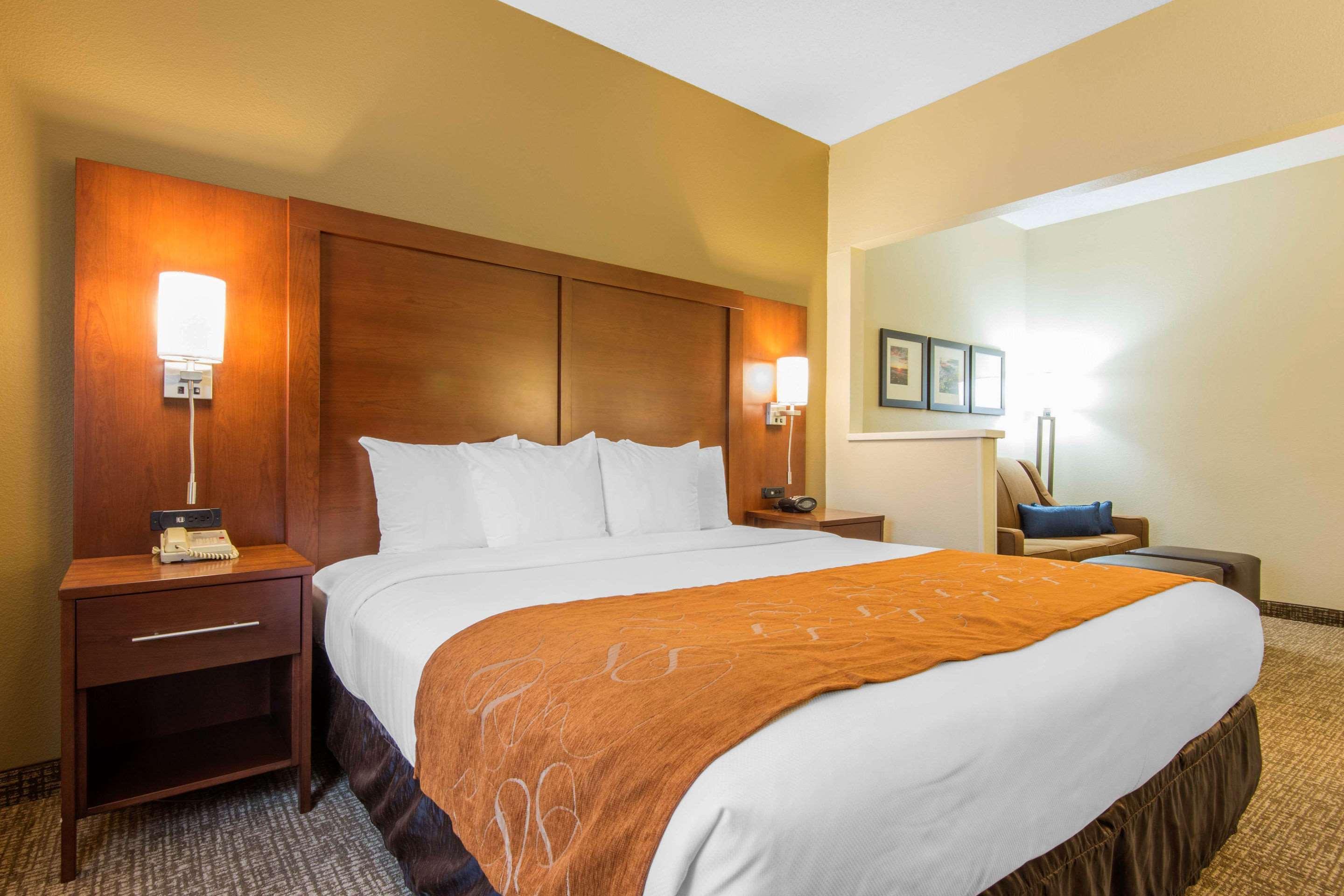 Comfort Suites Rochester Henrietta University Area Dış mekan fotoğraf