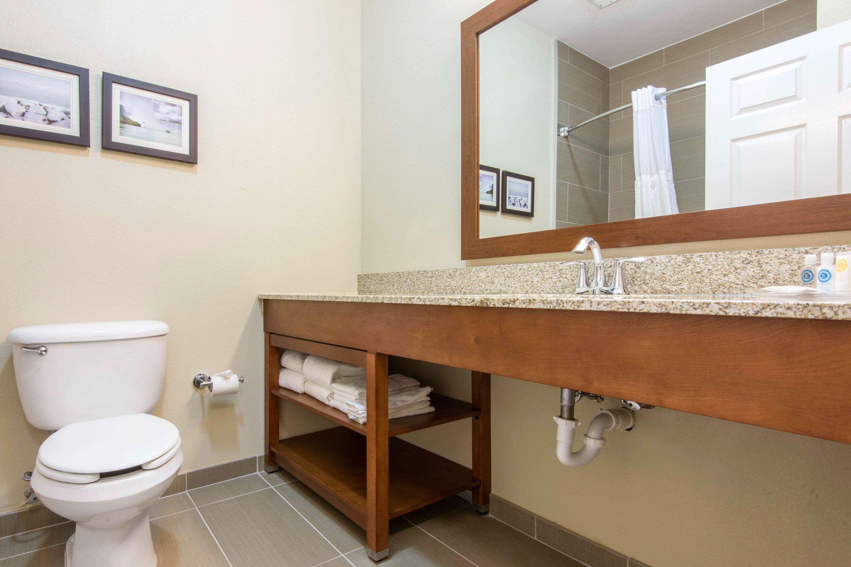 Comfort Suites Rochester Henrietta University Area Dış mekan fotoğraf