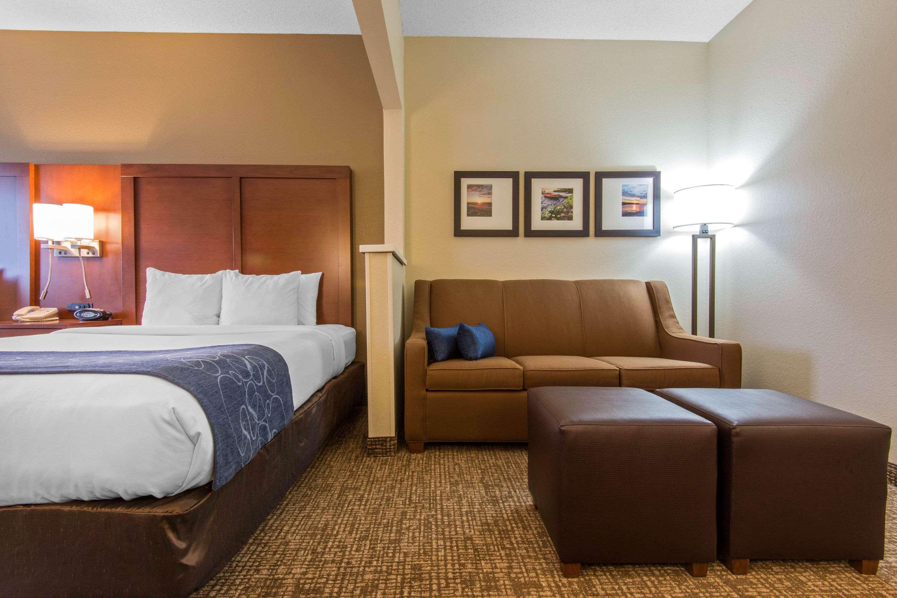 Comfort Suites Rochester Henrietta University Area Dış mekan fotoğraf