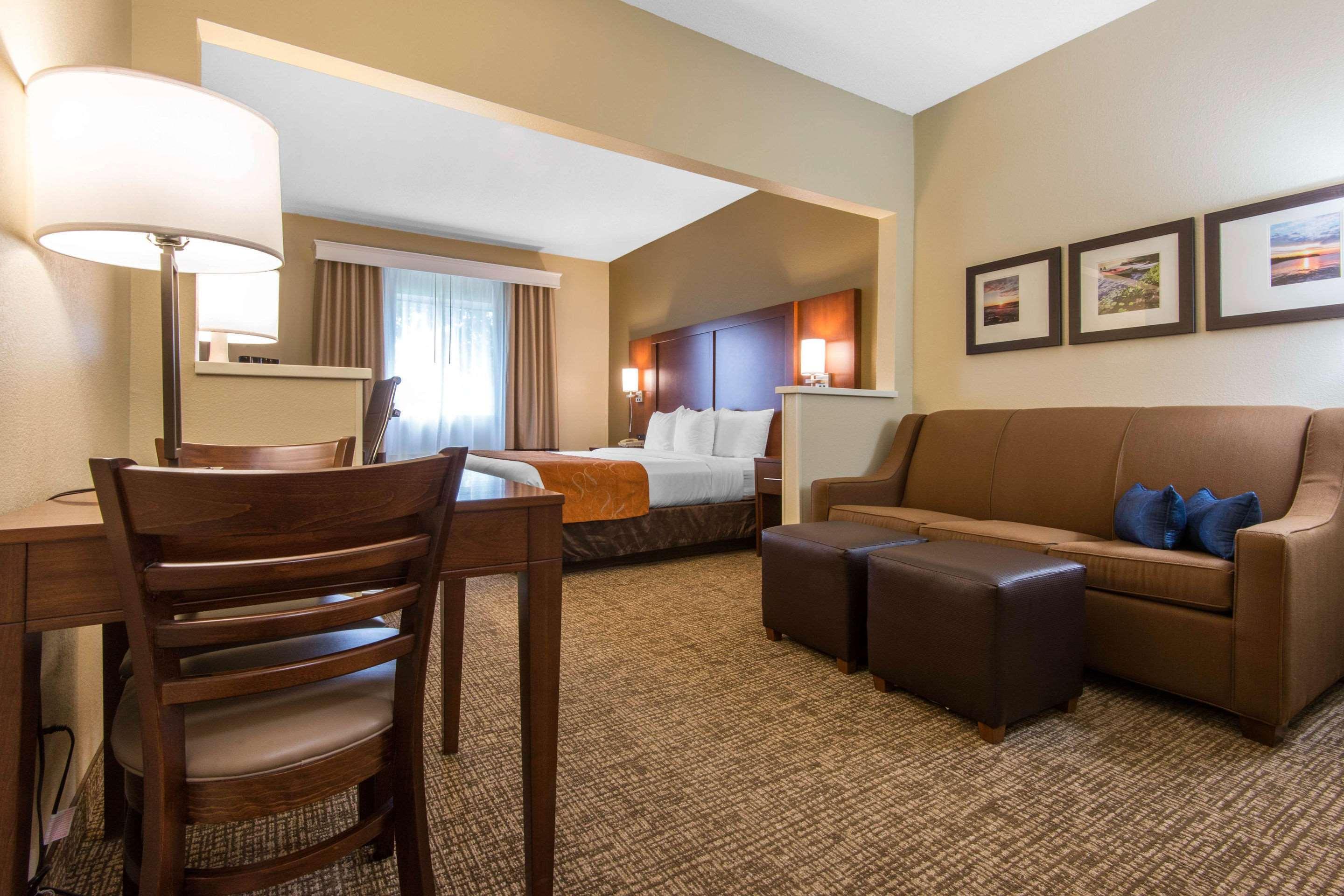 Comfort Suites Rochester Henrietta University Area Dış mekan fotoğraf