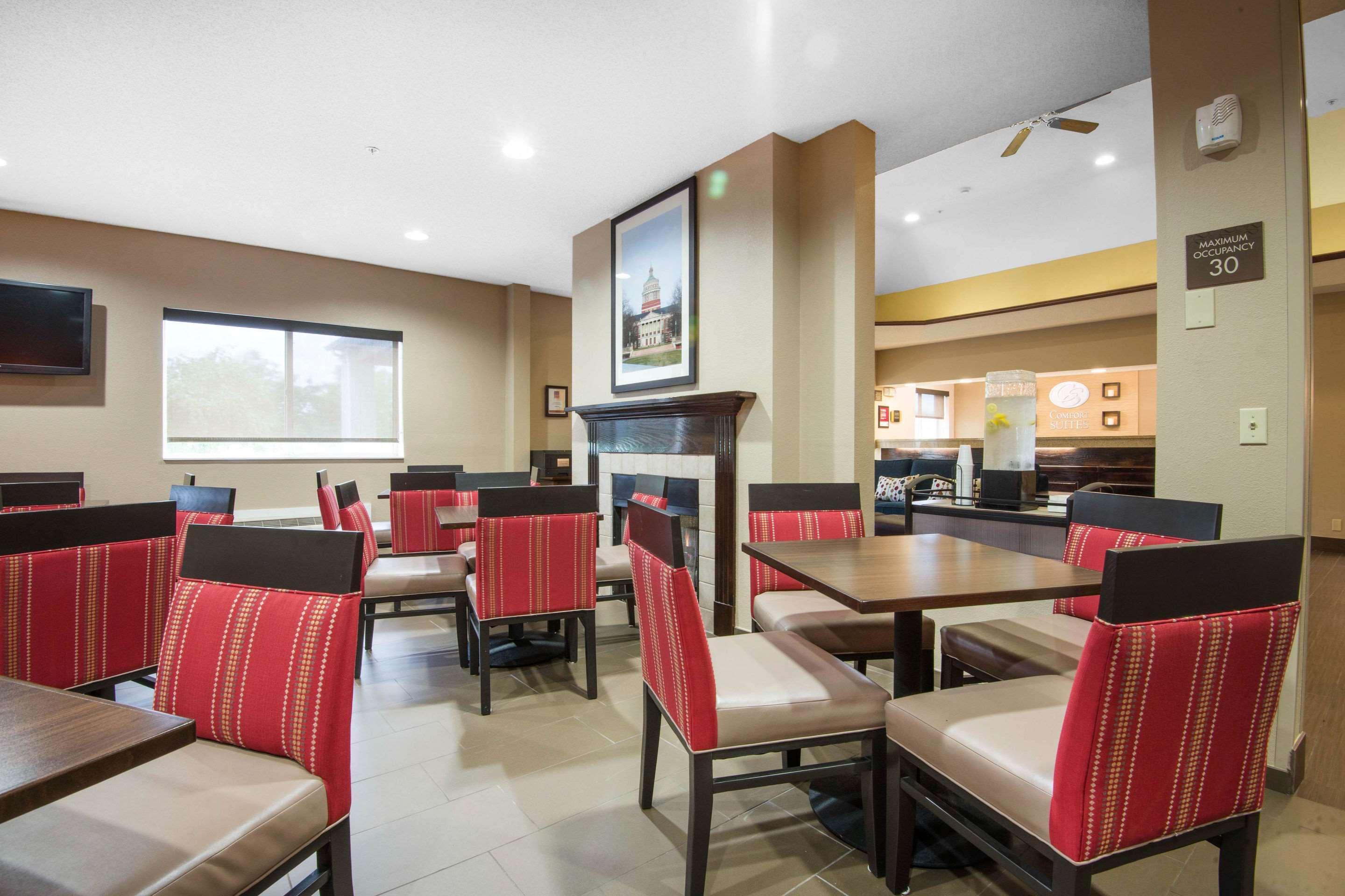 Comfort Suites Rochester Henrietta University Area Dış mekan fotoğraf