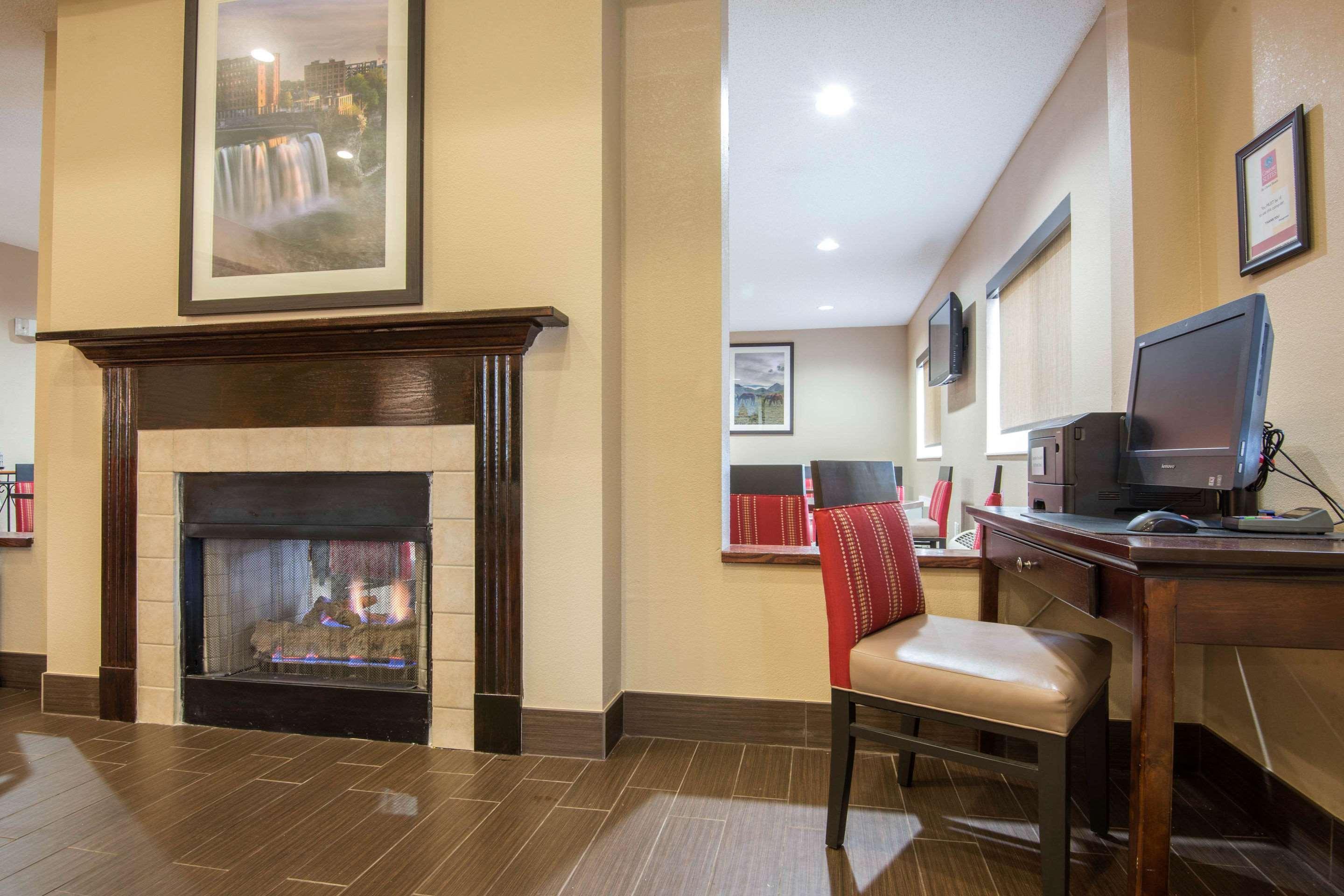 Comfort Suites Rochester Henrietta University Area Dış mekan fotoğraf