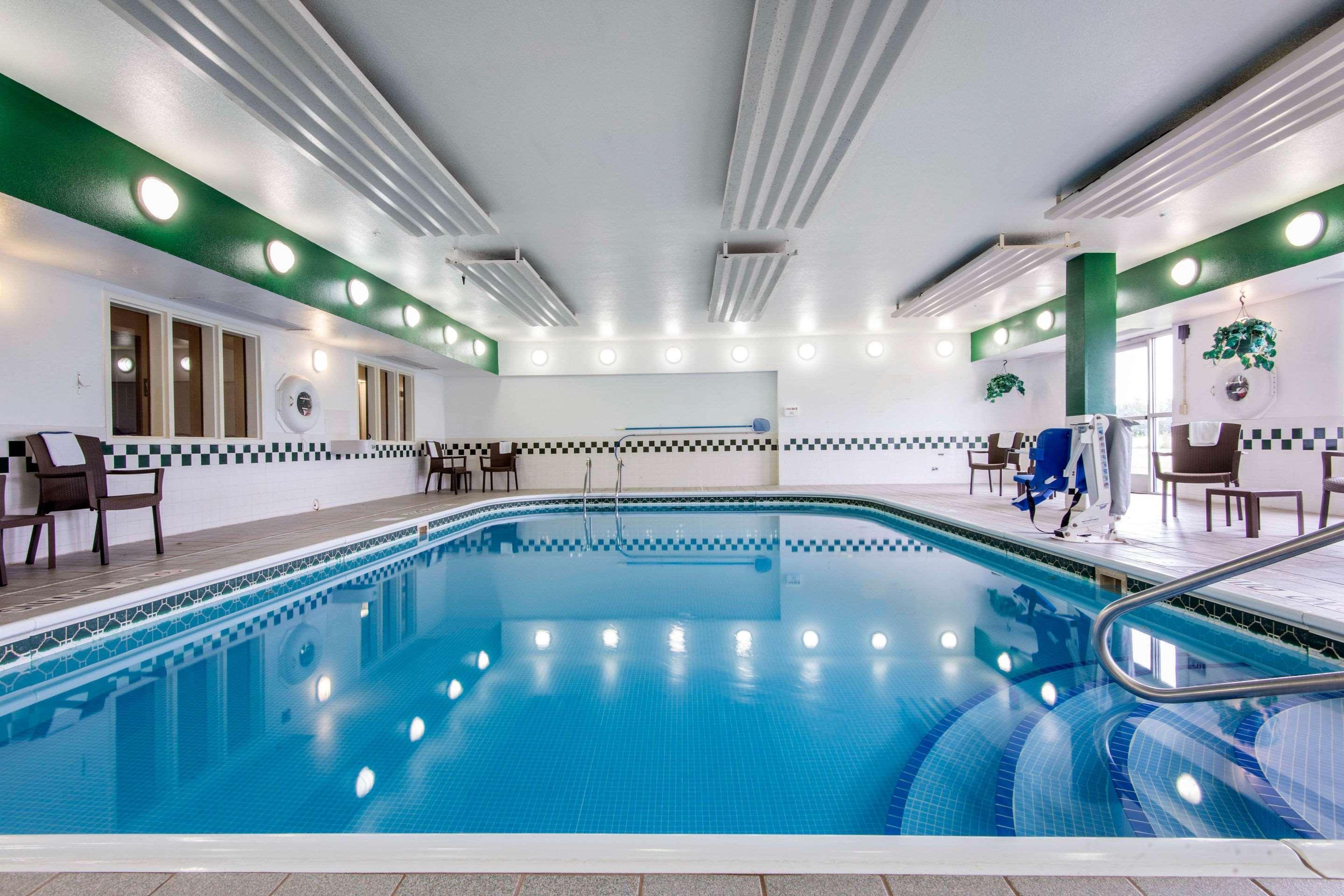 Comfort Suites Rochester Henrietta University Area Dış mekan fotoğraf